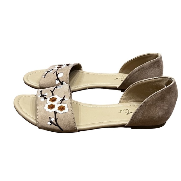 MADELINE Stuart Floral Embroidery Flats, Size 7.5 - Picture 9 of 11